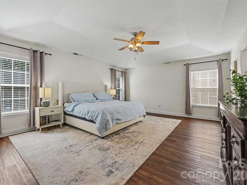 8915 Oransay Way, Charlotte, NC 28278.  MLS# CAR4393957, YatesRealty ID 32295. 