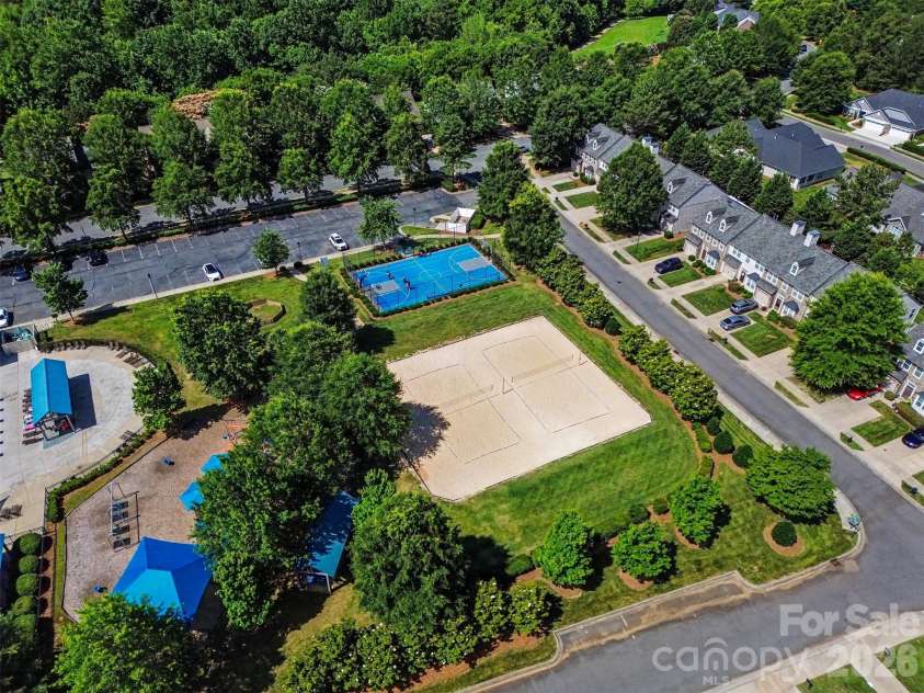 8915 Oransay Way, Charlotte, NC 28278.  MLS# CAR4393957, YatesRealty ID 32295. 