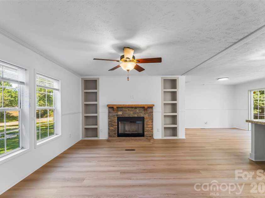 17 Windy Acres Drive, Hendersonville, NC 28792.  MLS# CAR4391864, YatesRealty ID 32296. 