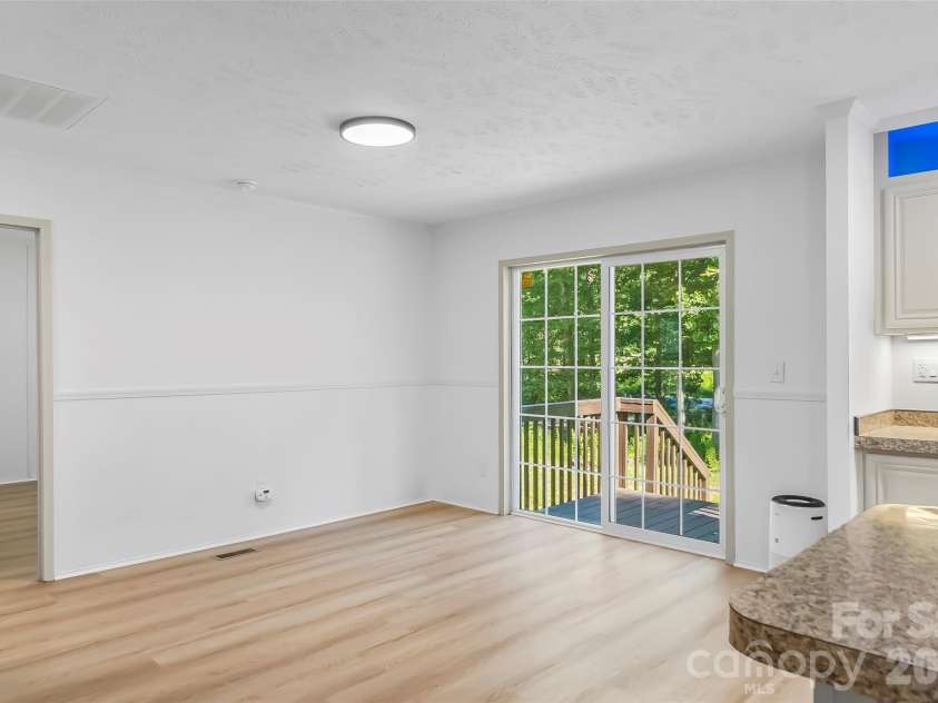 17 Windy Acres Drive, Hendersonville, NC 28792.  MLS# CAR4391864, YatesRealty ID 32296. 