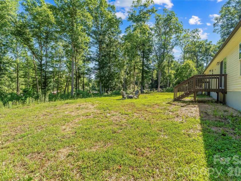 17 Windy Acres Drive, Hendersonville, NC 28792.  MLS# CAR4391864, YatesRealty ID 32296. 