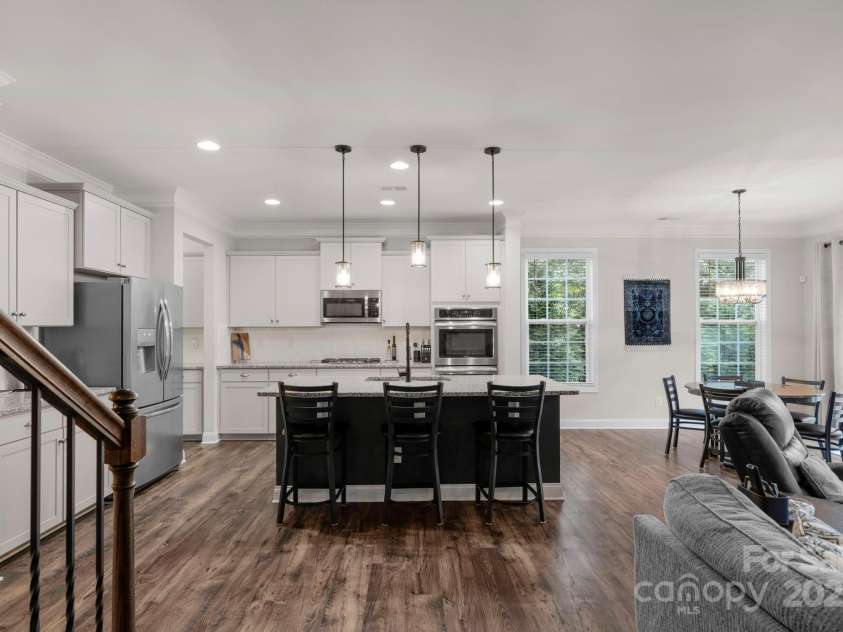 236 Robinwood Lane, Lake Wylie, SC 29710.  MLS# CAR4276831, YatesRealty ID 32296. 