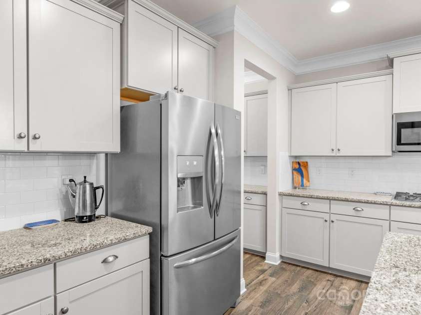 236 Robinwood Lane, Lake Wylie, SC 29710.  MLS# CAR4276831, YatesRealty ID 32296. 