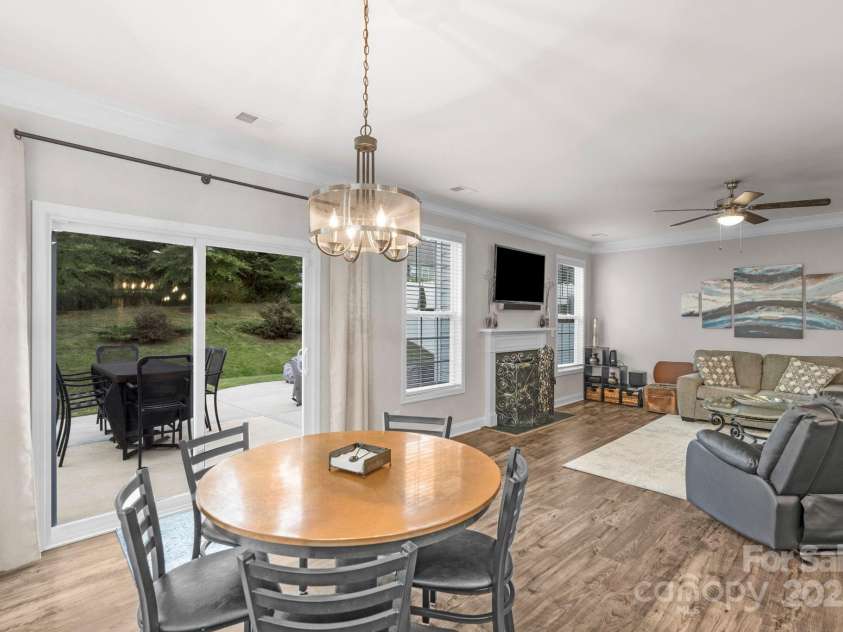 236 Robinwood Lane, Lake Wylie, SC 29710.  MLS# CAR4276831, YatesRealty ID 32296. 