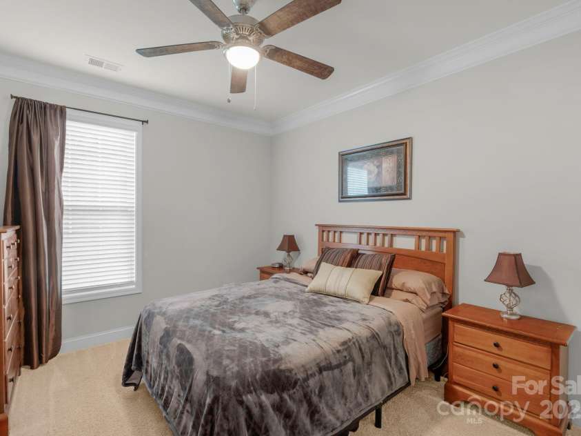 236 Robinwood Lane, Lake Wylie, SC 29710.  MLS# CAR4276831, YatesRealty ID 32296. 