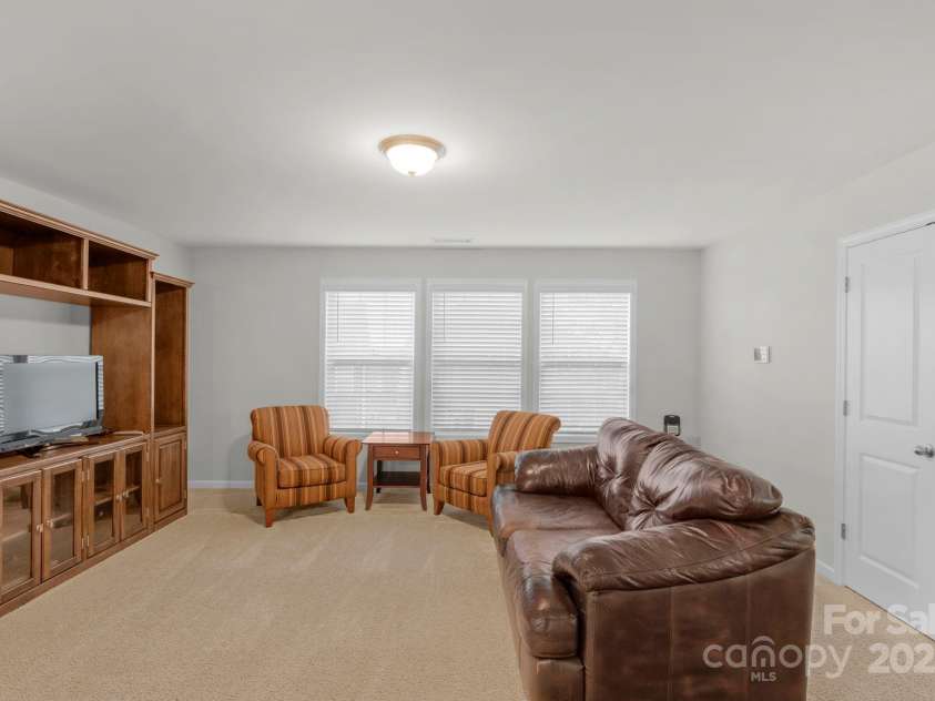 236 Robinwood Lane, Lake Wylie, SC 29710.  MLS# CAR4276831, YatesRealty ID 32296. Bonus Area