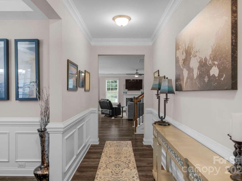 236 Robinwood Lane, Lake Wylie, SC 29710.  MLS# CAR4276831, YatesRealty ID 32296. Front Hallway