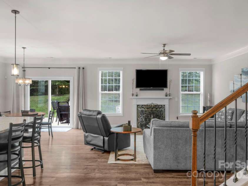 236 Robinwood Lane, Lake Wylie, SC 29710.  MLS# CAR4276831, YatesRealty ID 32296. Open Floorplan