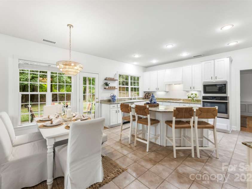 10928 Knight Castle Drive, Charlotte, NC 28277.  MLS# CAR4280525, YatesRealty ID 32297. 