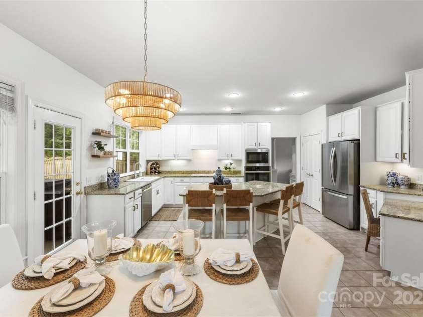 10928 Knight Castle Drive, Charlotte, NC 28277.  MLS# CAR4280525, YatesRealty ID 32297. 