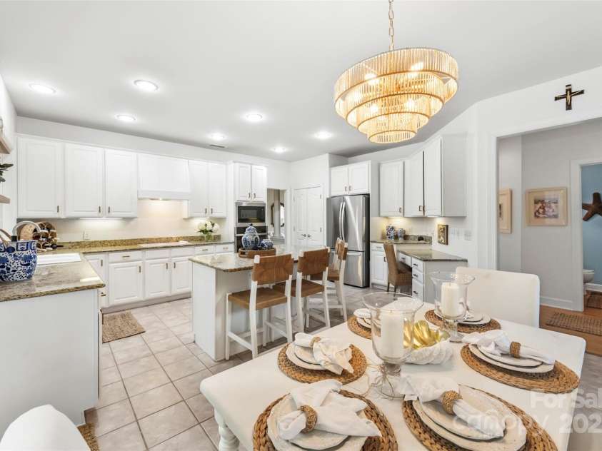 10928 Knight Castle Drive, Charlotte, NC 28277.  MLS# CAR4280525, YatesRealty ID 32297. 