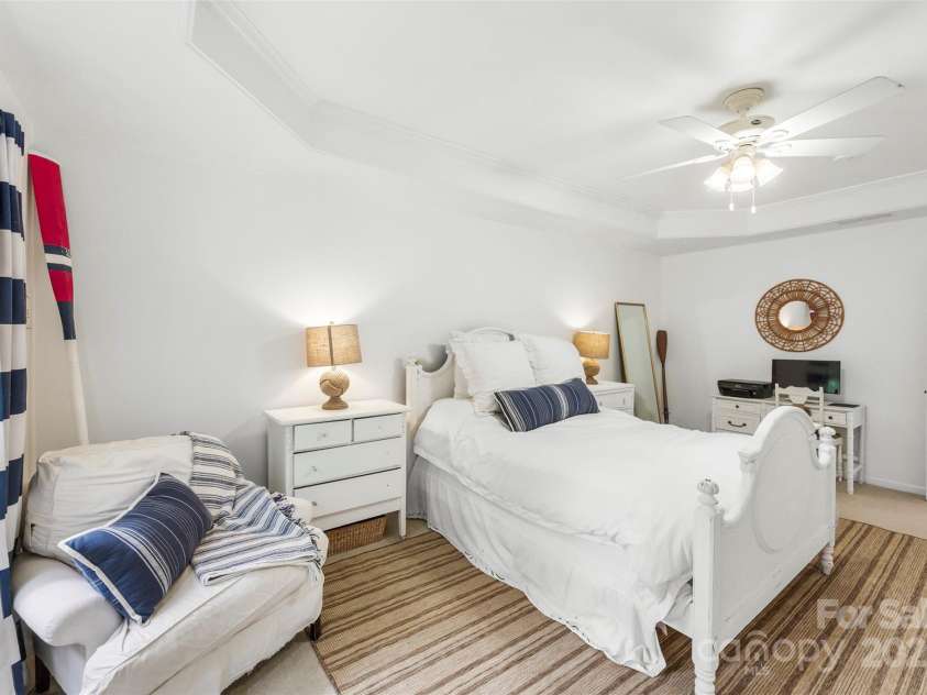 10928 Knight Castle Drive, Charlotte, NC 28277.  MLS# CAR4280525, YatesRealty ID 32297. 