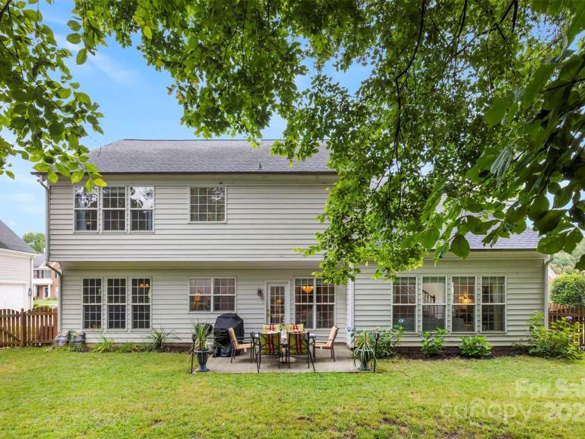 10928 Knight Castle Drive, Charlotte, NC 28277.  MLS# CAR4280525, YatesRealty ID 32297. 