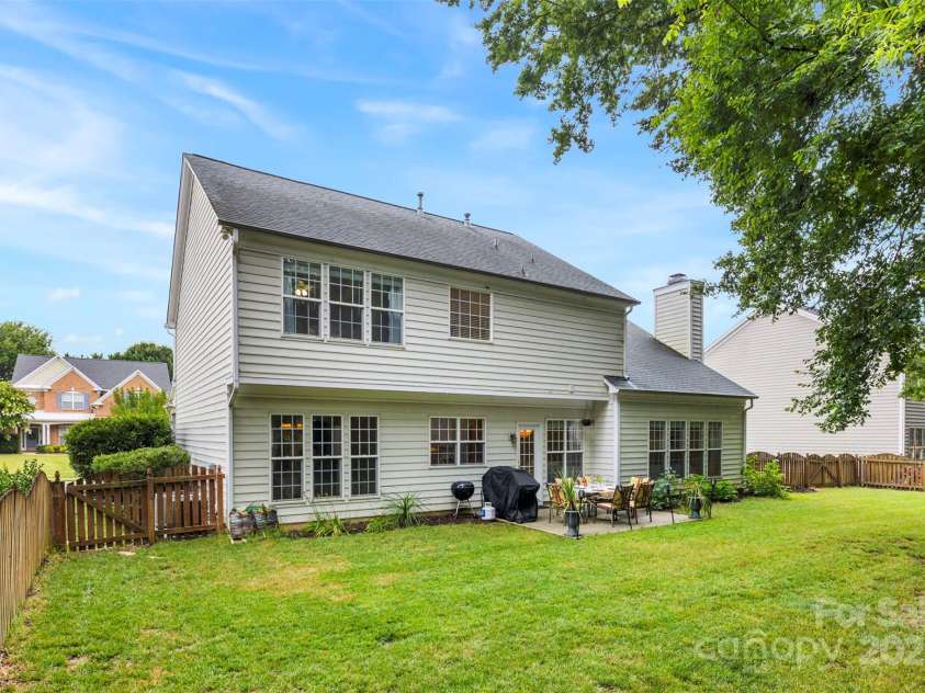 10928 Knight Castle Drive, Charlotte, NC 28277.  MLS# CAR4280525, YatesRealty ID 32297. 