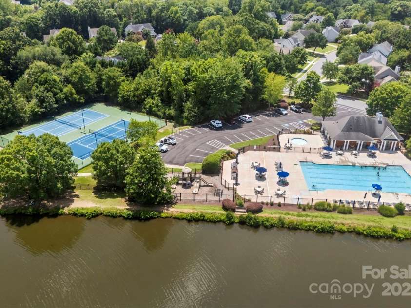 10928 Knight Castle Drive, Charlotte, NC 28277.  MLS# CAR4280525, YatesRealty ID 32297. 