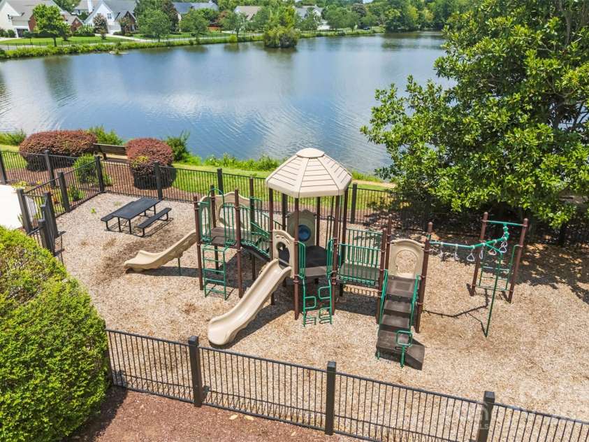 10928 Knight Castle Drive, Charlotte, NC 28277.  MLS# CAR4280525, YatesRealty ID 32297. 