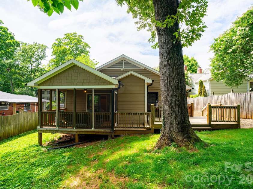 1921 Cumberland Avenue, Charlotte, NC 28203.  MLS# CAR4387998, YatesRealty ID 32299. Great shade tree in backyard
