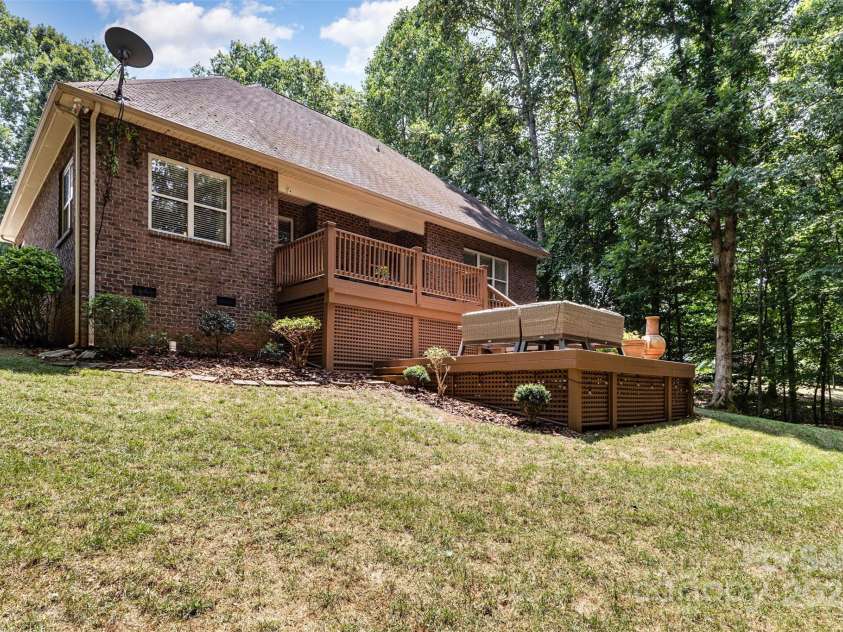 689 Presbyterian Road, Mooresville, NC 28115.  MLS# CAR4284920, YatesRealty ID 32299. 