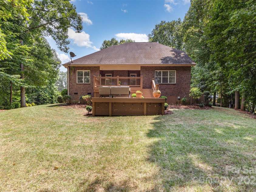 689 Presbyterian Road, Mooresville, NC 28115.  MLS# CAR4284920, YatesRealty ID 32299. 