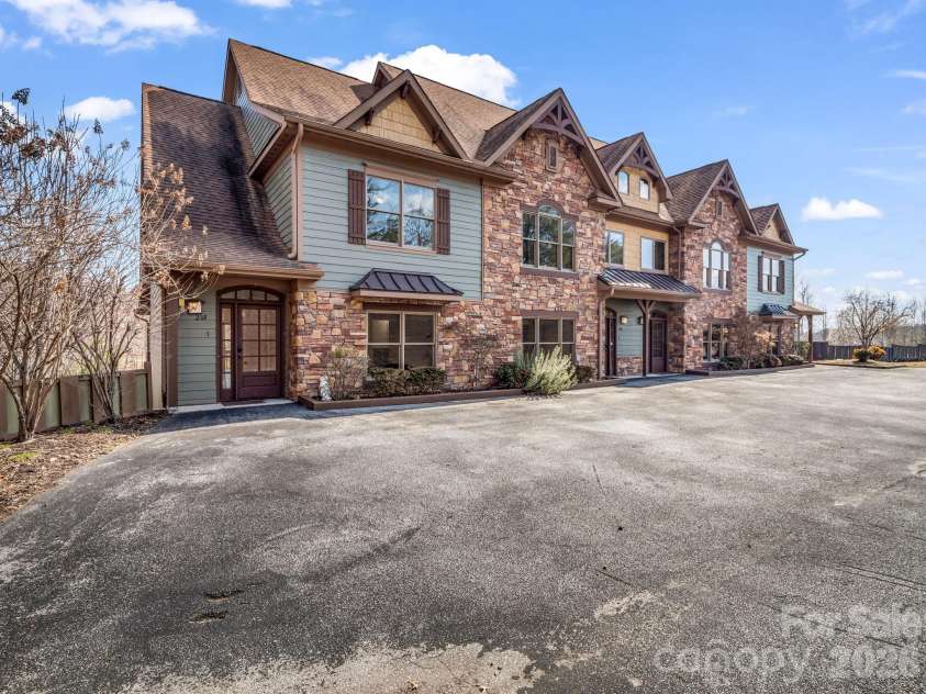 268 Wambli Pass, Lake Lure, NC 28746.  MLS# CAR4352946, YatesRealty ID 3230. 
