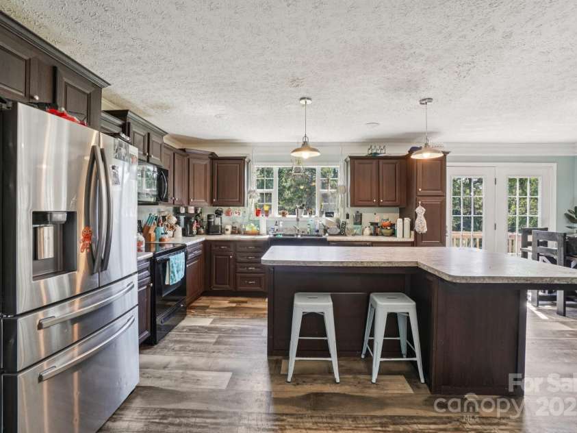 213 Big Oak Road, Hendersonville, NC 28792.  MLS# CAR4285949, YatesRealty ID 32300. 