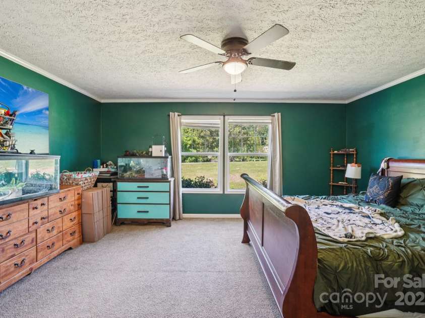 213 Big Oak Road, Hendersonville, NC 28792.  MLS# CAR4285949, YatesRealty ID 32300. 