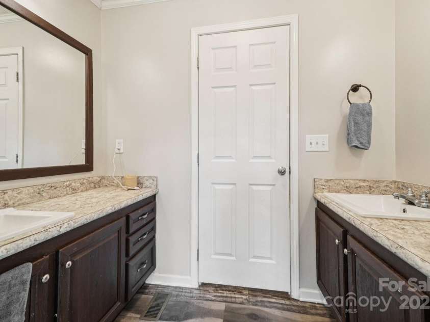 213 Big Oak Road, Hendersonville, NC 28792.  MLS# CAR4285949, YatesRealty ID 32300. 