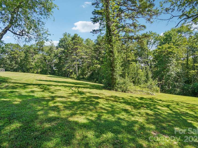 213 Big Oak Road, Hendersonville, NC 28792.  MLS# CAR4285949, YatesRealty ID 32300. 