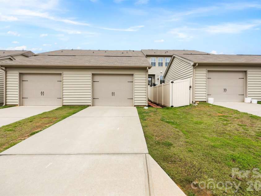 5379 Orchid Bloom Drive, Fort Mill, SC 29707.  MLS# CAR4387301, YatesRealty ID 32301. 