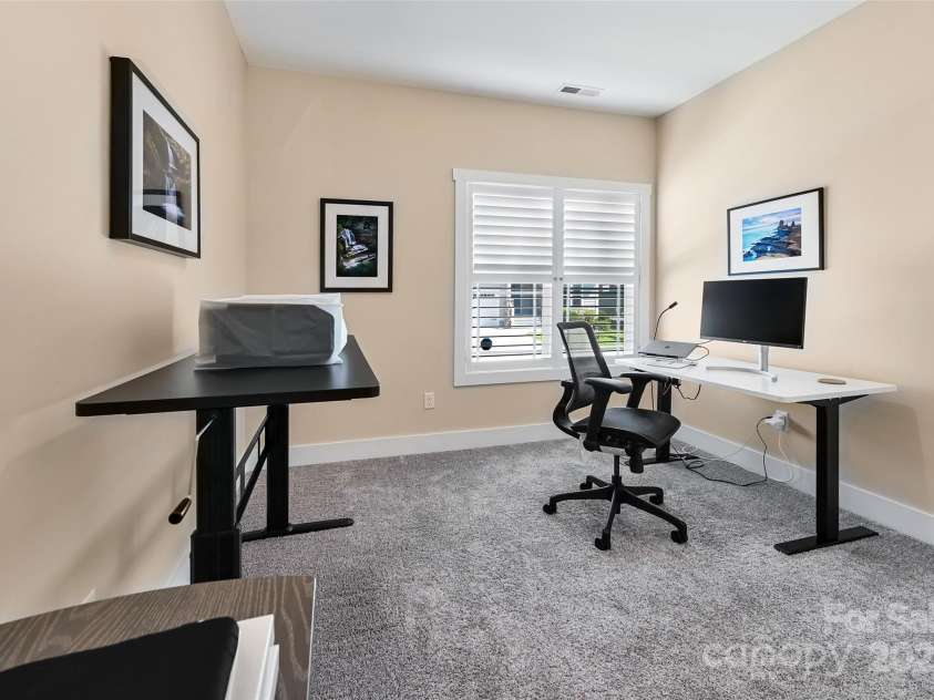 63 Leyland Circle, Hendersonville, NC 28792.  MLS# CAR4287396, YatesRealty ID 32301. 