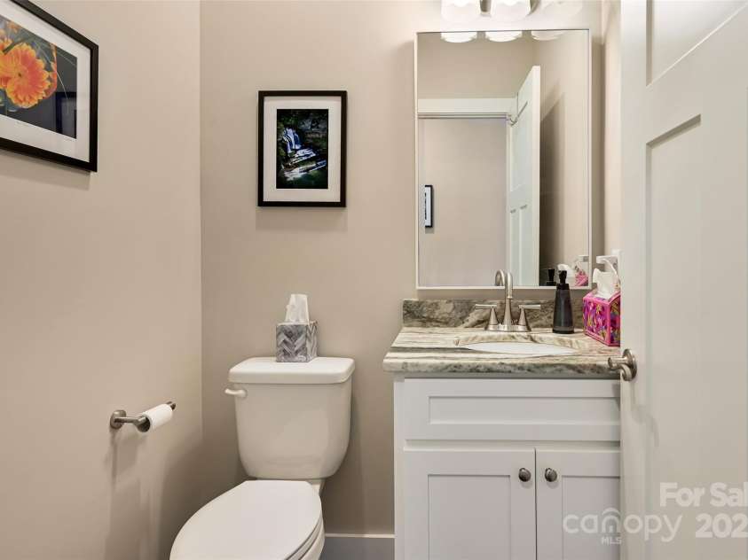 63 Leyland Circle, Hendersonville, NC 28792.  MLS# CAR4287396, YatesRealty ID 32301. 