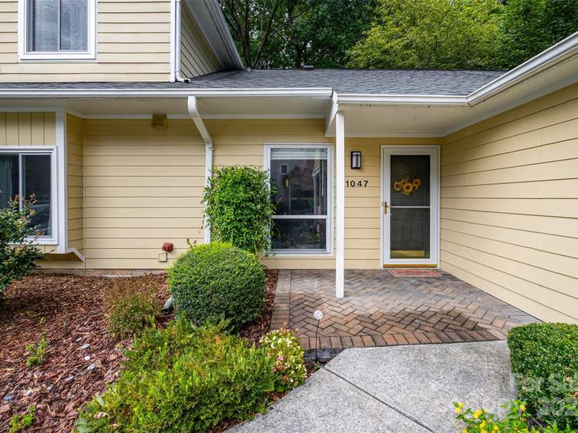 1047 Sardis Cove Drive, Charlotte, NC 28270.  MLS# CAR4287374, YatesRealty ID 32303. 