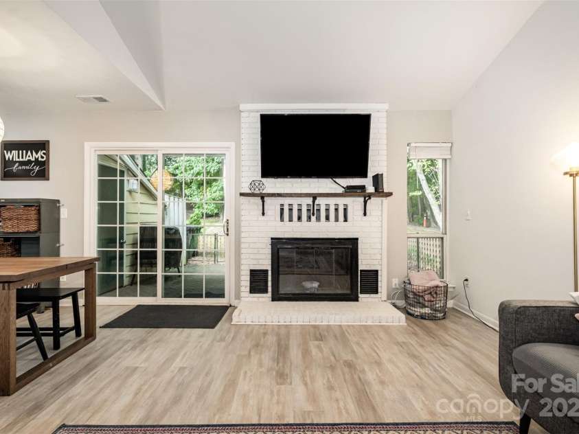 1047 Sardis Cove Drive, Charlotte, NC 28270.  MLS# CAR4287374, YatesRealty ID 32303. 