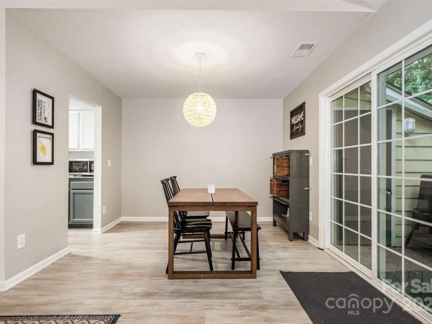 1047 Sardis Cove Drive, Charlotte, NC 28270.  MLS# CAR4287374, YatesRealty ID 32303. 