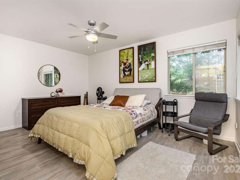 1047 Sardis Cove Drive, Charlotte, NC 28270.  MLS# CAR4287374, YatesRealty ID 32303. 