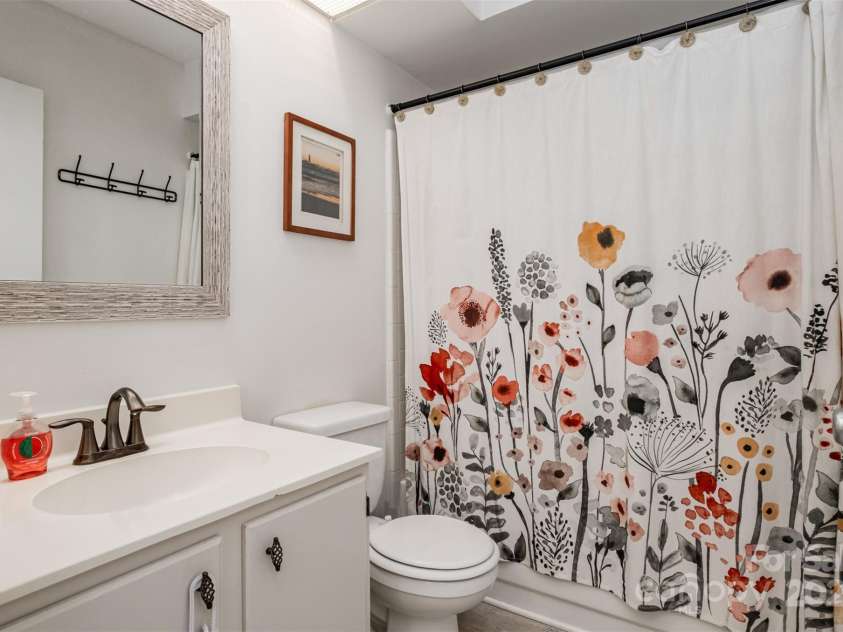1047 Sardis Cove Drive, Charlotte, NC 28270.  MLS# CAR4287374, YatesRealty ID 32303. 