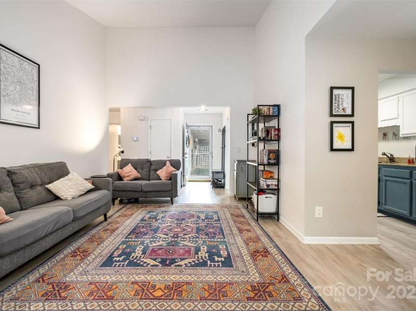 1047 Sardis Cove Drive, Charlotte, NC 28270.  MLS# CAR4287374, YatesRealty ID 32303. 