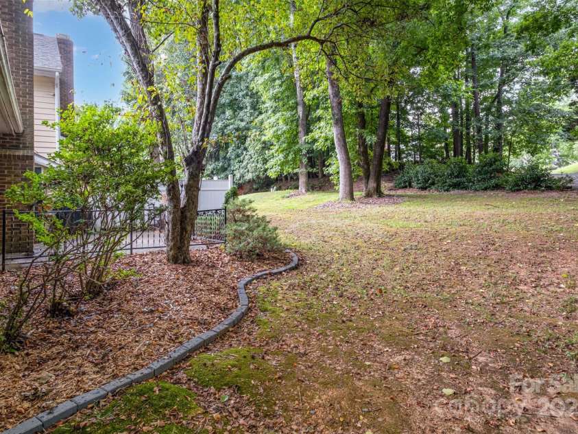 1047 Sardis Cove Drive, Charlotte, NC 28270.  MLS# CAR4287374, YatesRealty ID 32303. 