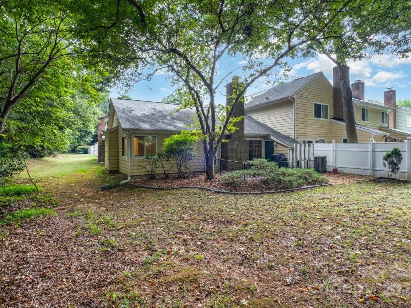 1047 Sardis Cove Drive, Charlotte, NC 28270.  MLS# CAR4287374, YatesRealty ID 32303. 