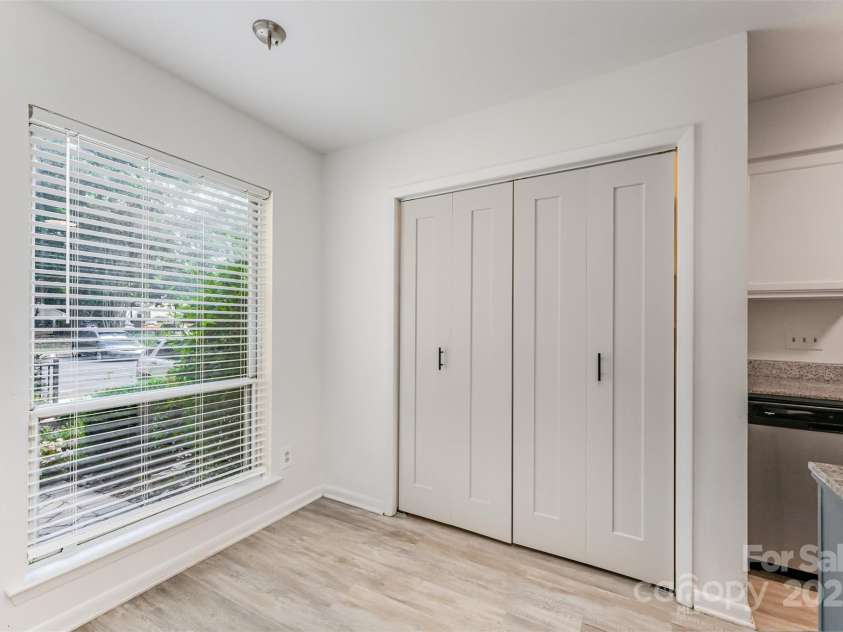 1047 Sardis Cove Drive, Charlotte, NC 28270.  MLS# CAR4287374, YatesRealty ID 32303. 