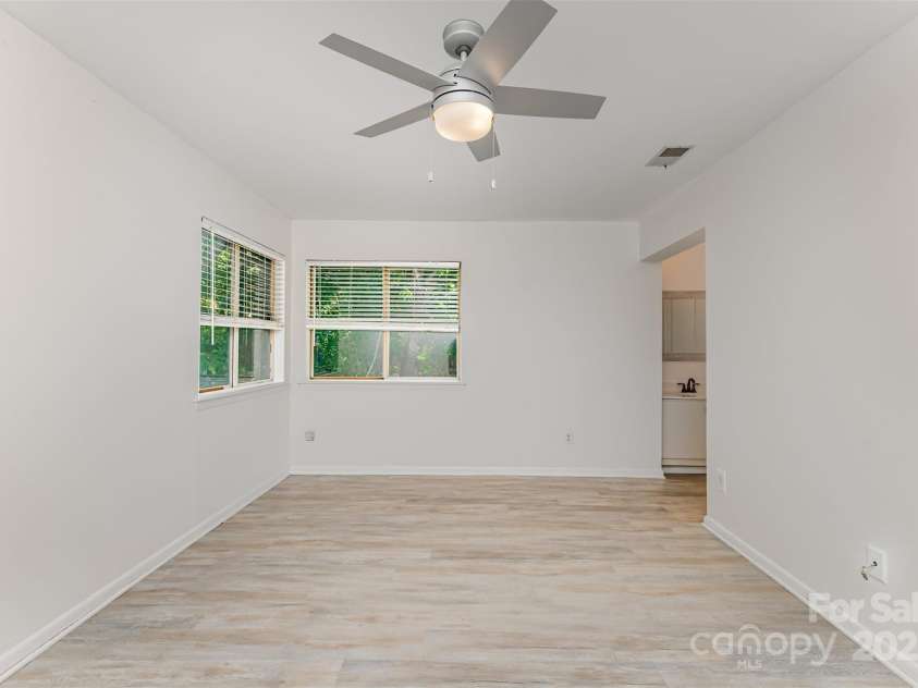 1047 Sardis Cove Drive, Charlotte, NC 28270.  MLS# CAR4287374, YatesRealty ID 32303. 