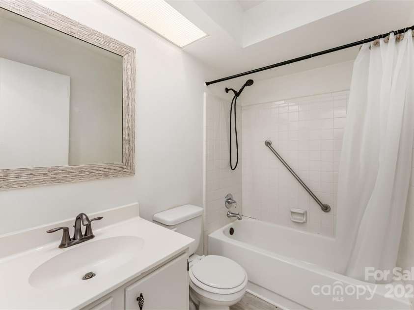 1047 Sardis Cove Drive, Charlotte, NC 28270.  MLS# CAR4287374, YatesRealty ID 32303. 