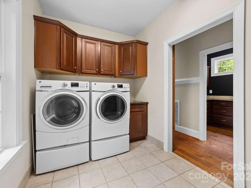 14504 Henry Harrison Stillwell Drive, Huntersville, NC 28078.  MLS# CAR4288907, YatesRealty ID 32304. First floor laundry