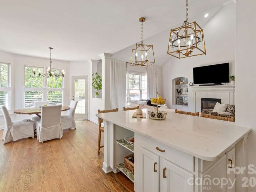 869 Stratford Run Drive, Fort Mill, SC 29708.  MLS# CAR4364217, YatesRealty ID 32304. Open concept floor plan