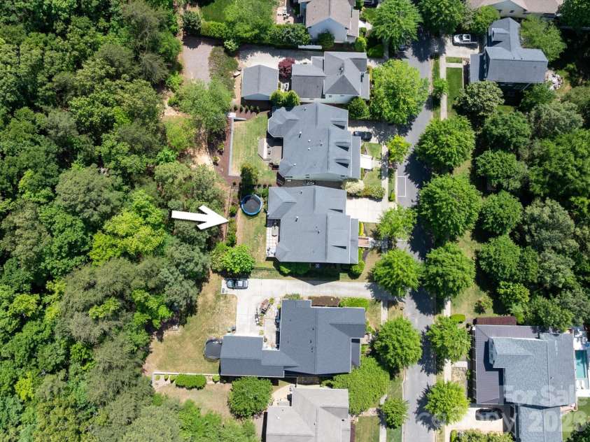 869 Stratford Run Drive, Fort Mill, SC 29708.  MLS# CAR4364217, YatesRealty ID 32304. Private front and backyard