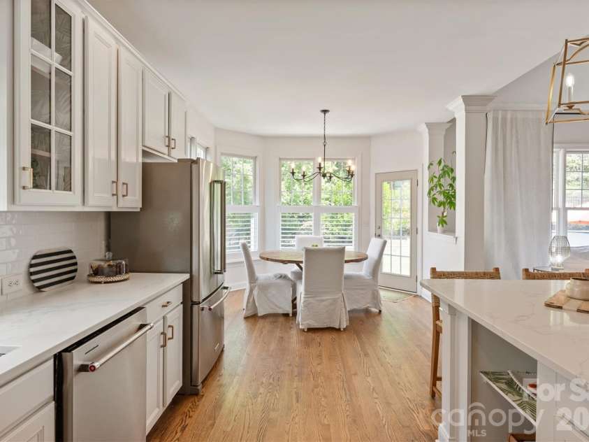 869 Stratford Run Drive, Fort Mill, SC 29708.  MLS# CAR4364217, YatesRealty ID 32304. White Quartz countertops