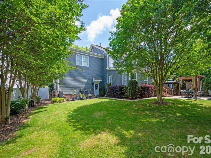 189 Mills Lane, Fort Mill, SC 29708.  MLS# CAR4365373, YatesRealty ID 32305. Room to play!