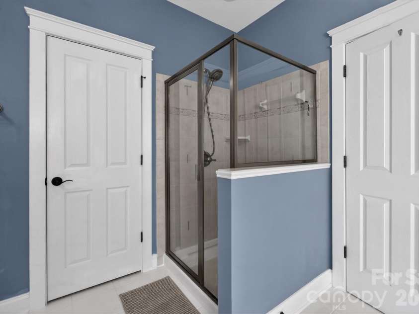 189 Mills Lane, Fort Mill, SC 29708.  MLS# CAR4365373, YatesRealty ID 32305. Separate shower