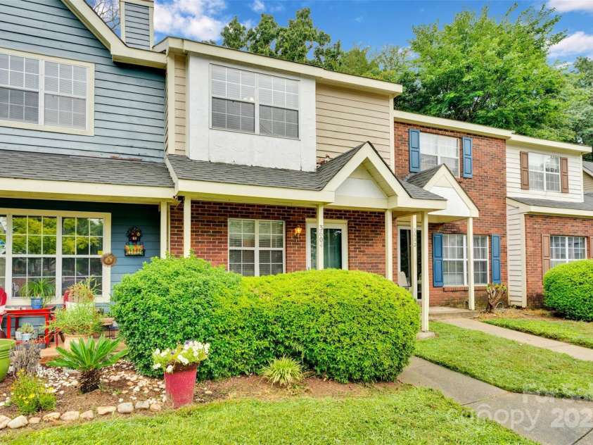 3604 Huyton Court, Charlotte, NC 28215.  MLS# CAR4290422, YatesRealty ID 32306. 