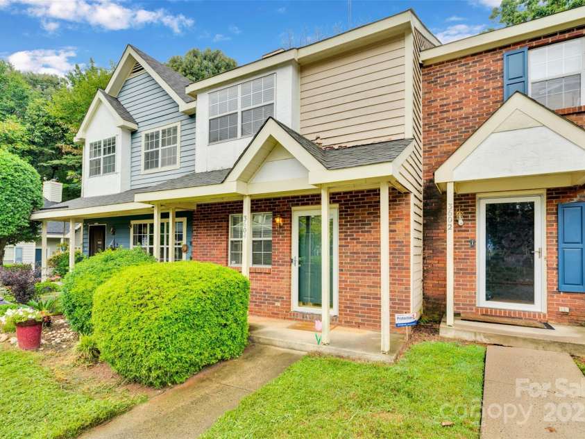 3604 Huyton Court, Charlotte, NC 28215.  MLS# CAR4290422, YatesRealty ID 32306. 